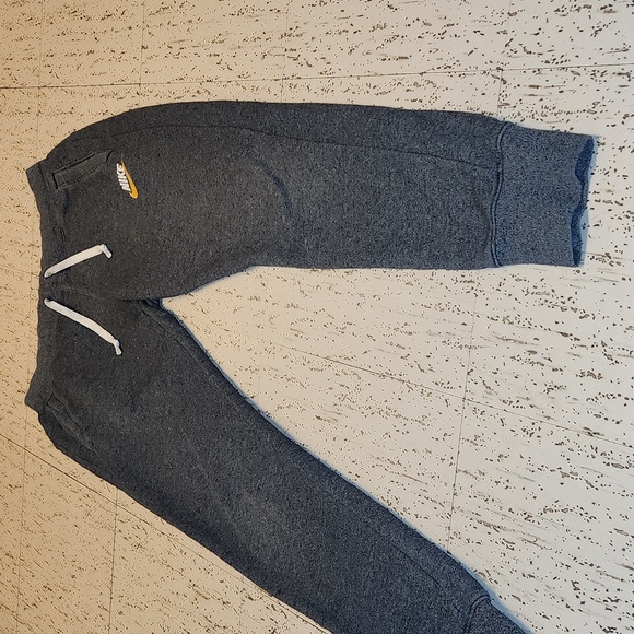 Nike Embroidered Jogger Sweatpants - Picture 2 of 7